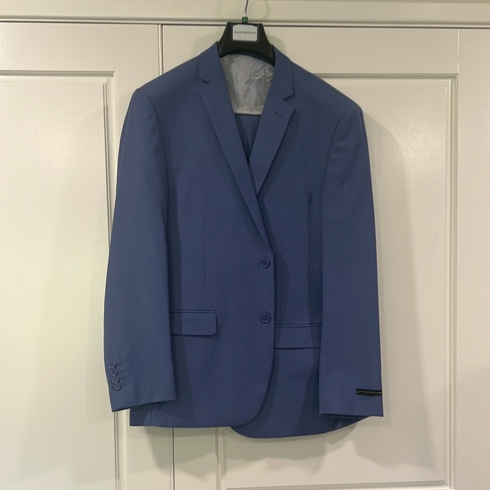 Men's Classic Two-Button Blue Suit Jacket - Unbranded